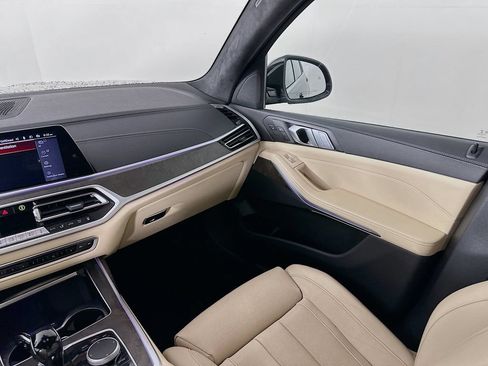 Used 2022 BMW X7 xDrive40i w/ Premium Package AWD/4WD image 32