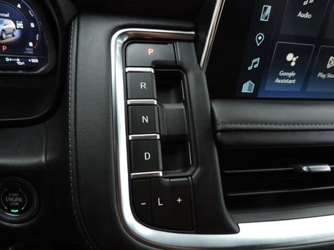 Used 2023 Chevrolet Suburban Z71 w/ Luxury Package image 27