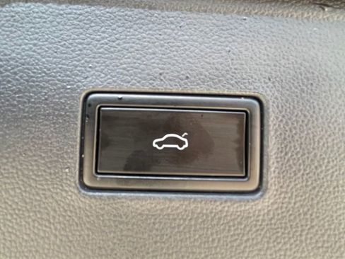 Used 2021 Volkswagen Atlas SE w/ Towing Package image 12