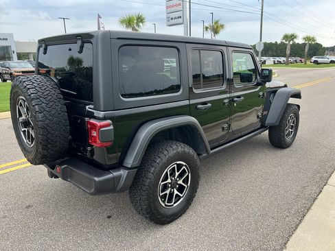 Certified 2025 Jeep Wrangler Unlimited Rubicon w/ Convenience Group AWD/4WD image 5