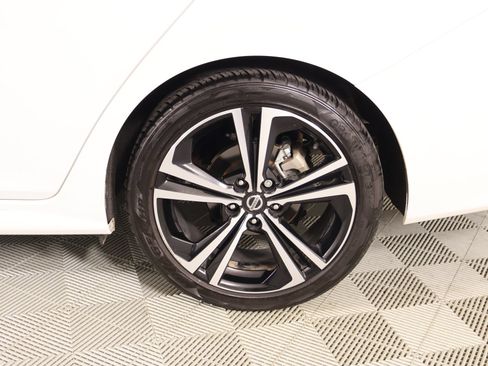 Used 2023 Nissan Sentra SR w/ Trunk Package FWD image 17