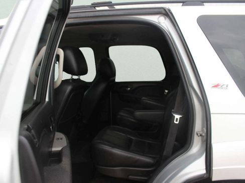 Used 2011 Chevrolet Tahoe LT w/ Luxury Package image 7