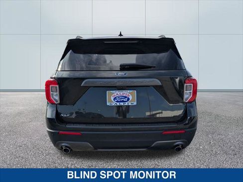 Certified 2022 Ford Explorer XLT w/ Equipment Group 202A image 4