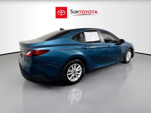 Used 2025 Toyota Camry LE FWD image 4