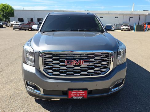 Used 2020 GMC Yukon Denali w/ Denali Premium Package AWD/4WD image 3