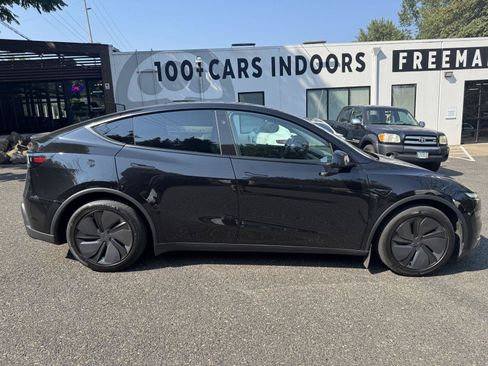 Used 2026 Tesla Model Y AWD image 2