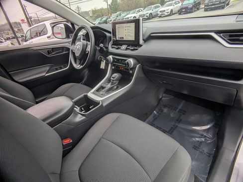 Used 2025 Toyota RAV4 LE image 21