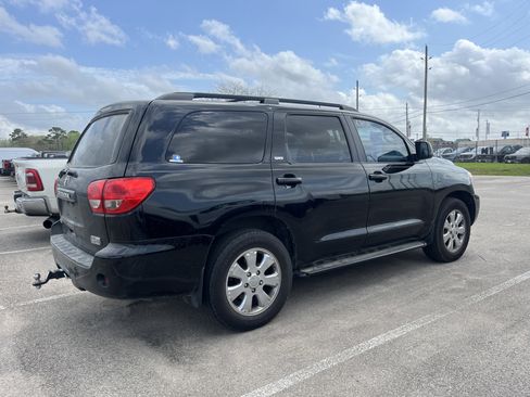 Used 2008 Toyota Sequoia SR5 image 2