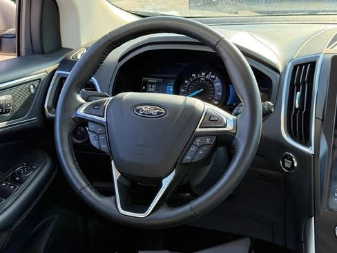 Used 2024 Ford Edge Titanium image 12
