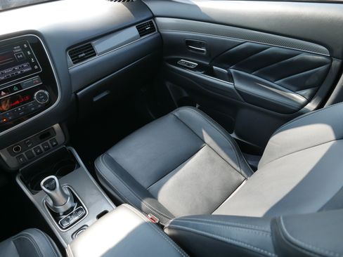 Used 2019 Mitsubishi Outlander GT AWD/4WD image 11