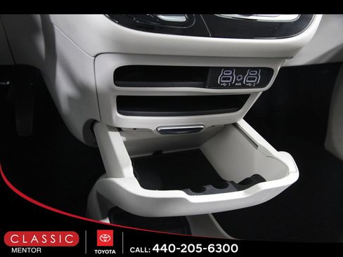 Used 2024 Chrysler Voyager LX image 15