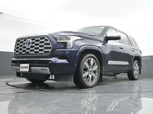 Used 2024 Toyota Sequoia Capstone AWD/4WD image 27