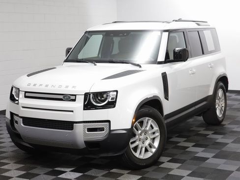 Used 2025 Land Rover Defender 110 S image 1
