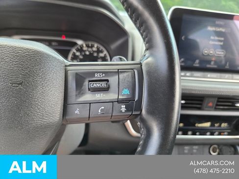 Used 2025 Nissan Rogue SV FWD image 25