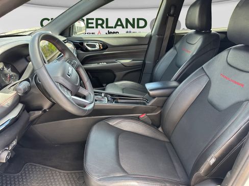 Used 2024 Jeep Compass Trailhawk AWD/4WD image 11