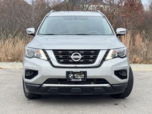 Used 2020 Nissan Pathfinder S image 2