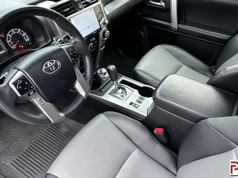 Used 2022 Toyota 4Runner SR5 Premium image 10