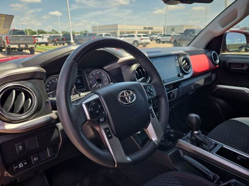 Used 2021 Toyota Tacoma SR5 RWD image 14