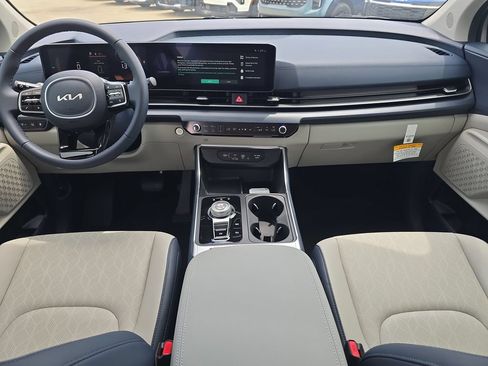 New 2026 Kia Carnival EX FWD image 13