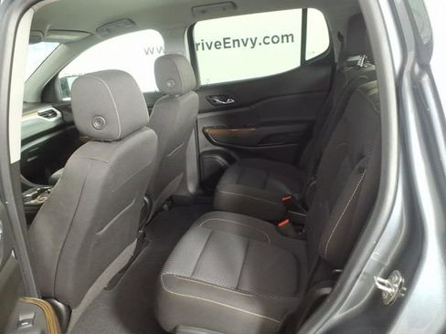 Used 2021 GMC Acadia SLE w/ Driver Convenience Package image 9