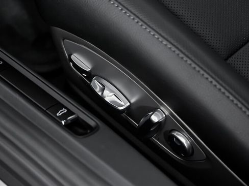 Used 2025 Porsche 718 Cayman RWD image 19