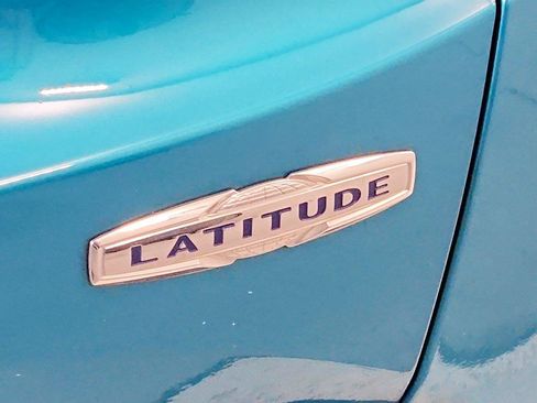 Used 2021 Jeep Renegade Latitude w/ Sun & Sound Group FWD image 25