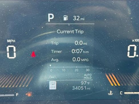 Used 2025 Kia Carnival EX FWD image 20