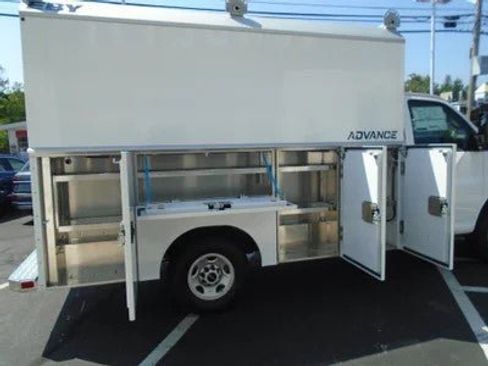 New 2025 GMC Savana 3500 w/ Power Convenience Package RWD image 6