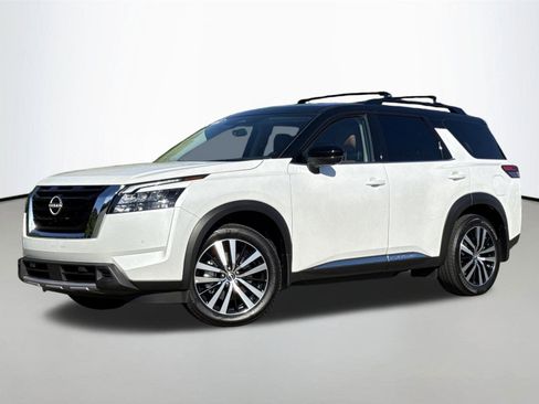 Used 2025 Nissan Pathfinder Platinum w/ Cargo Package FWD image 1