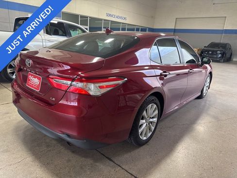 Used 2020 Toyota Camry LE image 3