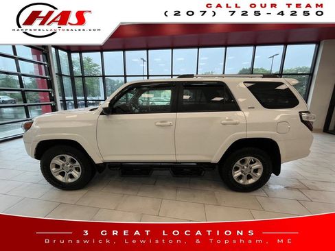 Used 2022 Toyota 4Runner SR5 AWD/4WD image 2