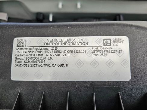 New 2025 GMC Savana 2500 Extended w/ Driver Convenience Package image 17