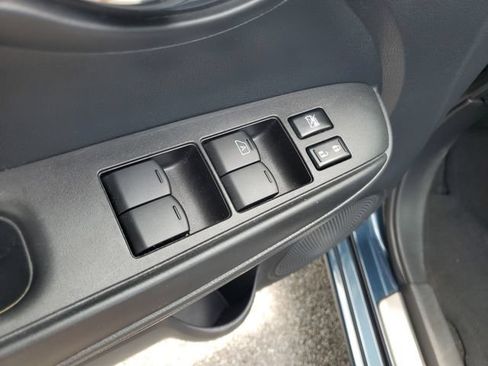 Used 2015 Nissan Versa SV FWD image 25