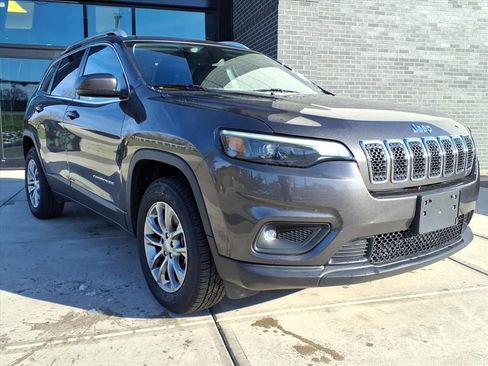 Used 2019 Jeep Cherokee Latitude Plus w/ Comfort/Convenience Group image 1
