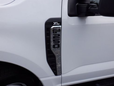 Used 2024 Ford F250 XL RWD image 25