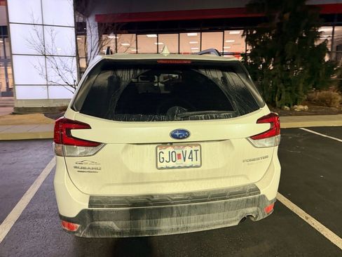 Used 2021 Subaru Forester Premium image 6