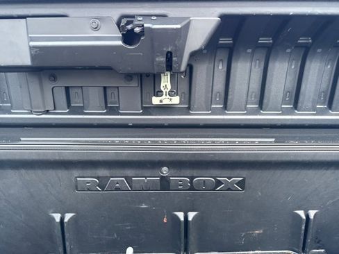 Used 2015 RAM 1500 Laramie w/ Convenience Group image 8