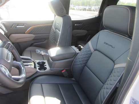 New 2026 GMC Canyon Denali AWD/4WD image 12