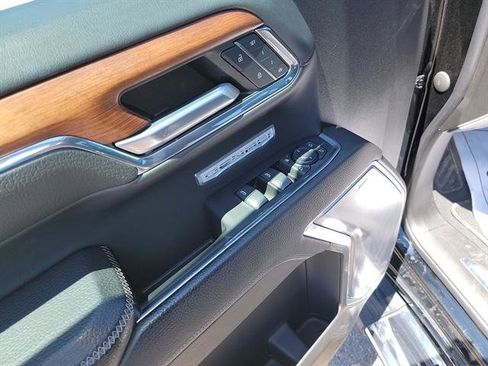 Used 2023 GMC Sierra 1500 Denali w/ Technology Package AWD/4WD image 13