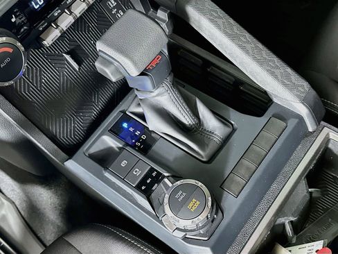 Used 2025 Toyota Tacoma TRD Sport AWD/4WD image 17