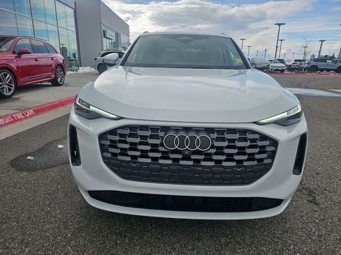 Used 2025 Audi Q5 Premium Plus w/ Premium Plus AWD/4WD image 2