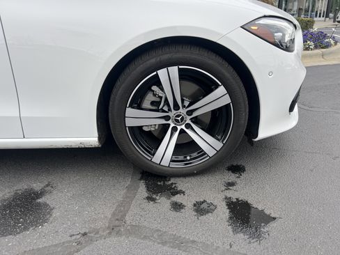 Used 2025 Mercedes-Benz C 300 4MATIC Sedan image 13