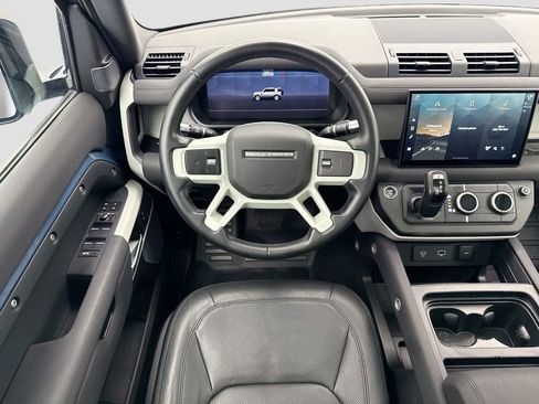 Used 2022 Land Rover Defender 110 SE image 10
