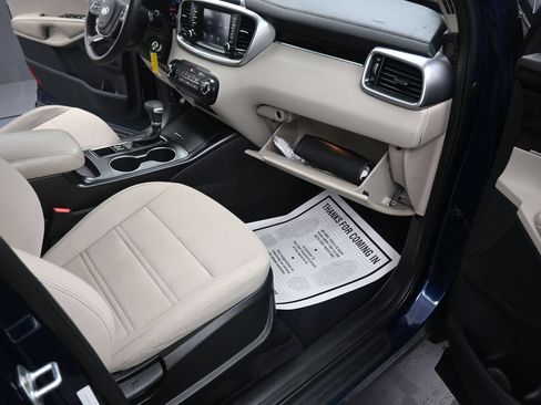 Used 2019 Kia Sorento AWD image 39