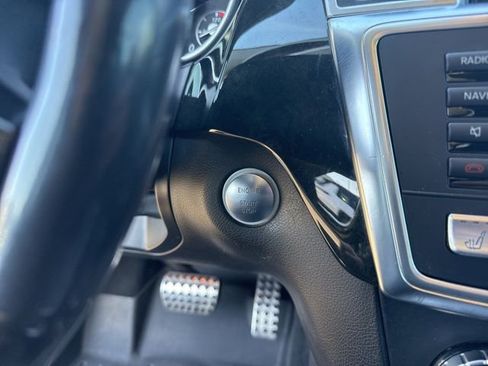 Used 2015 Mercedes-Benz GL 550 4MATIC image 30