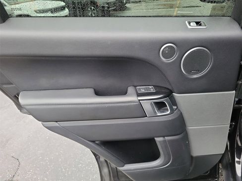 Used 2018 Land Rover Range Rover Sport HSE image 14