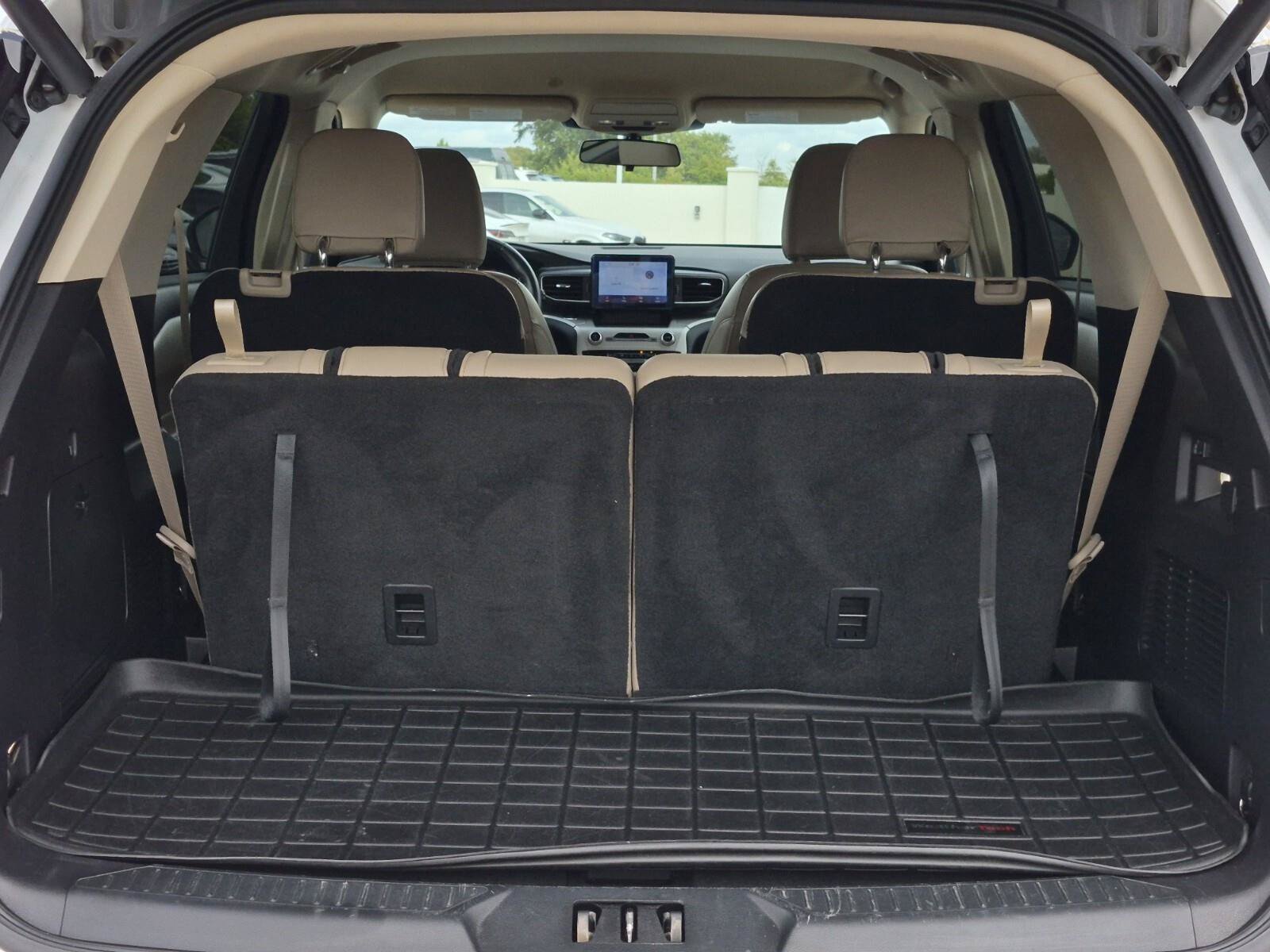 Used 2022 Ford Explorer XLT w/ Equipment Group 202A RWD image 8