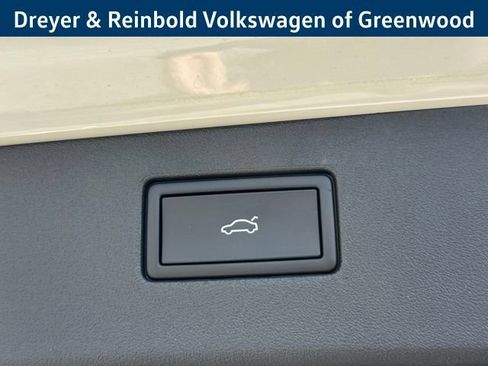 New 2026 Volkswagen Tiguan SE R-Line AWD/4WD image 33