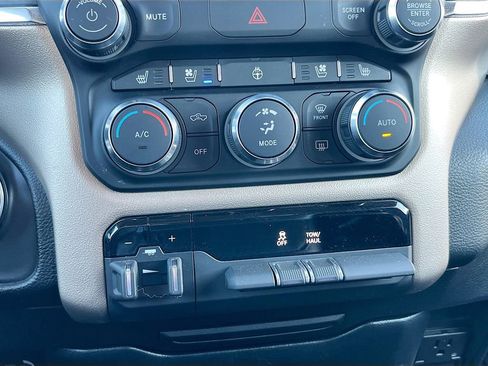 Used 2020 RAM 1500 Laramie AWD/4WD image 15