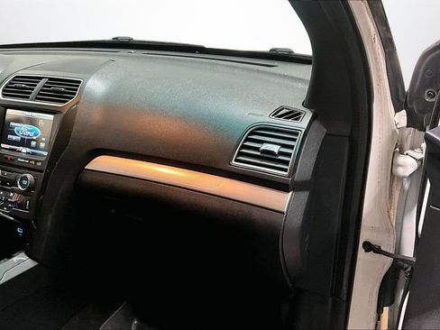 Used 2016 Ford Explorer XLT w/ Equipment Group 202A image 27